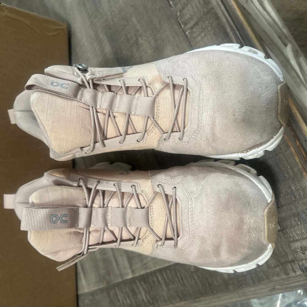 On Running Women's Cloud Hi Top Sneakers in Rose Pink - Picture 2 of 4